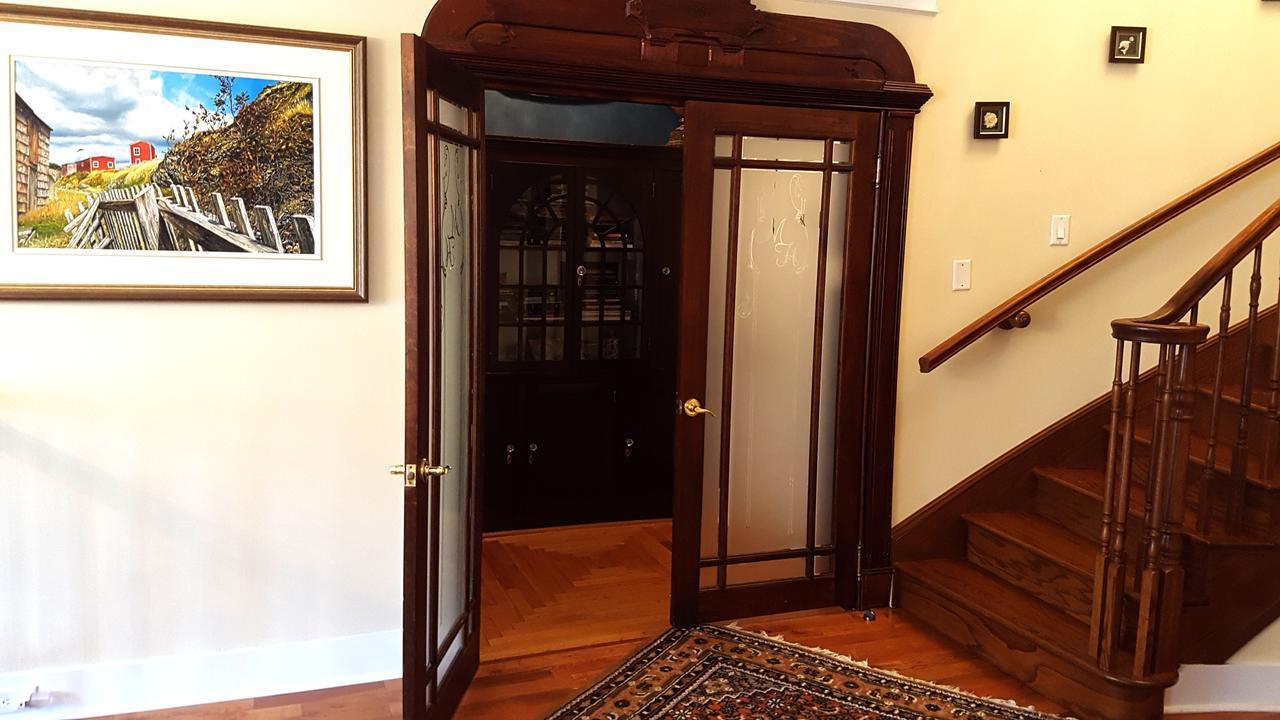 Monroe House Executive Guest Suites St. John's Kültér fotó